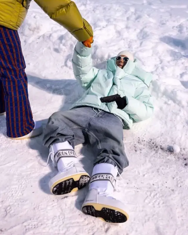 Justin Bieber outfit in Balenciaga, Oakley, and Bevza, 2022