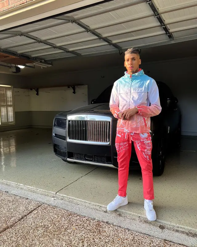 NLE Choppa outfit in Dreamland and Nike, 2022