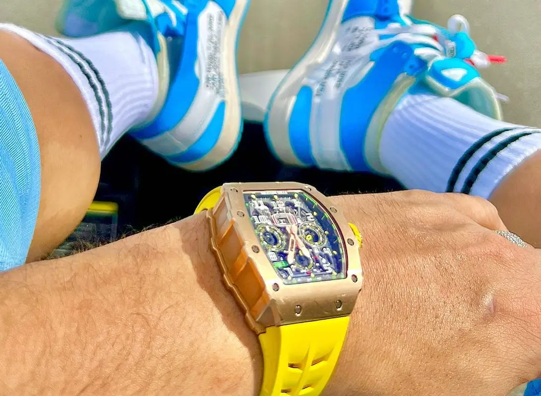 El Alfa El Jefe outfit in Alexander McQueen, Nike, and Off-White, 2022