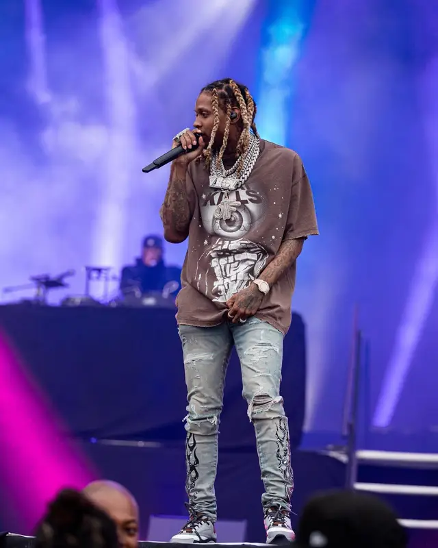 Lil Durk outfit in Gallery Dept., Amiri, and Dior, 2022