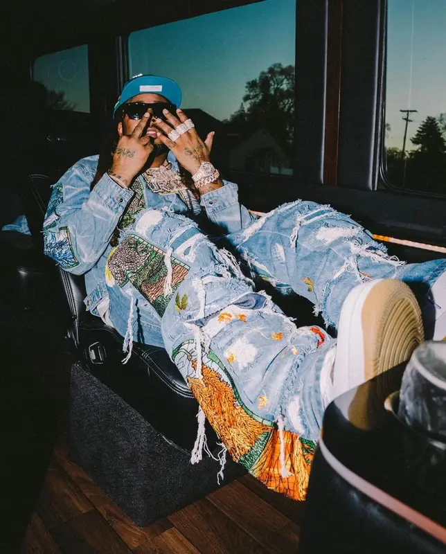 Icewear Vezzo outfit in Who Decides War and Versace, 2022