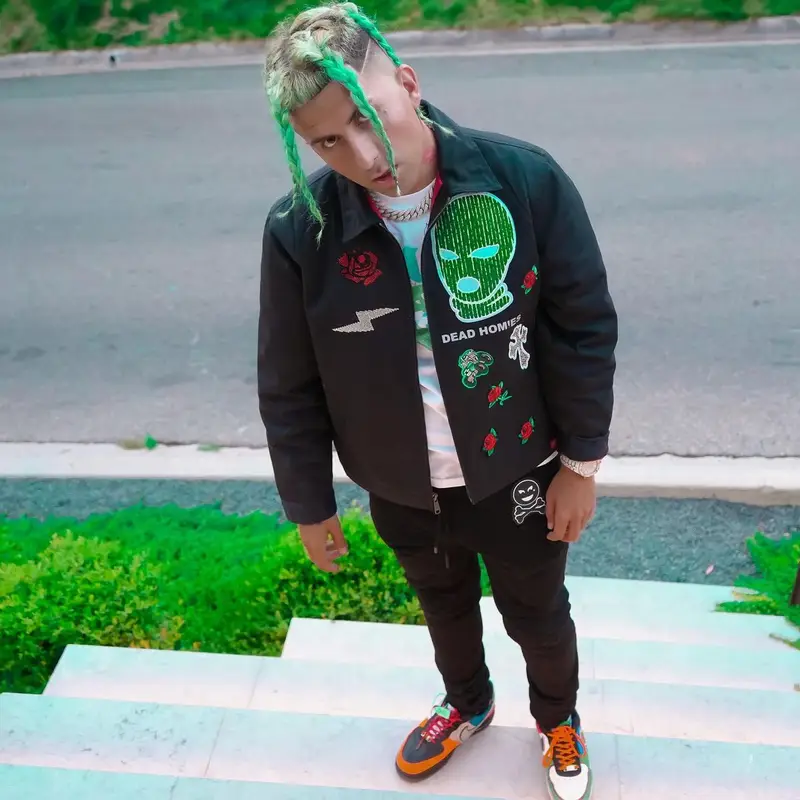 Rarri outfit in Star World Arts and Nike, 2022