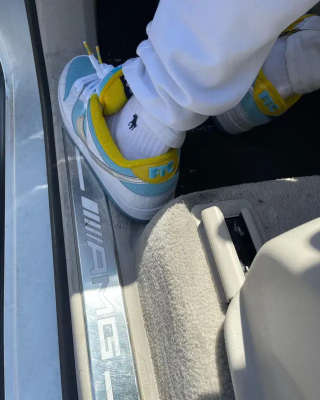 Flight outfit in Nike, Gucci, and Polo Ralph Lauren, 2021