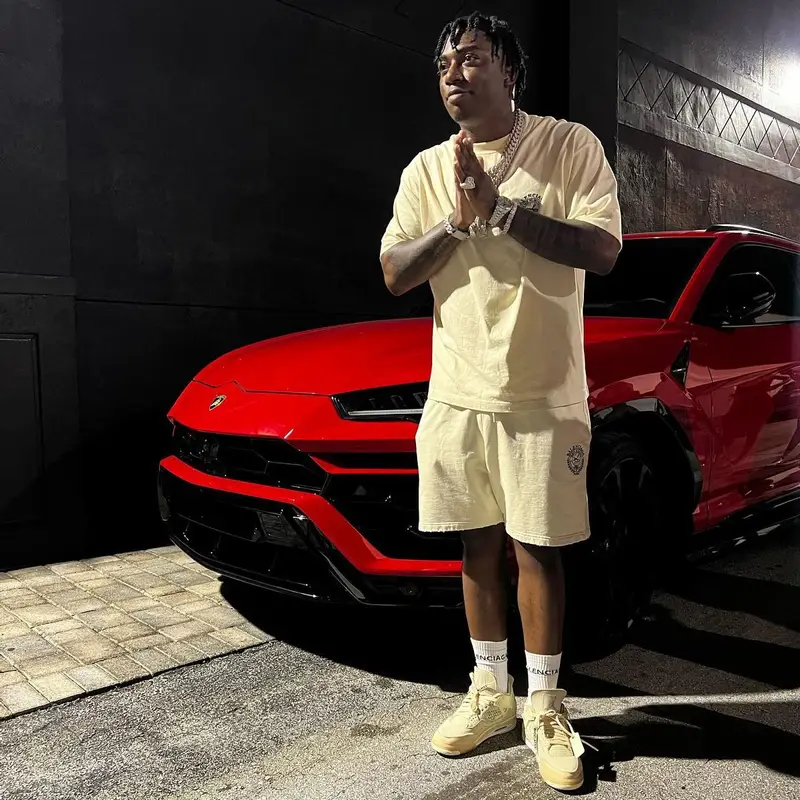 Fredo Bang outfit in Balenciaga, Jordan, and Off-White, 2022