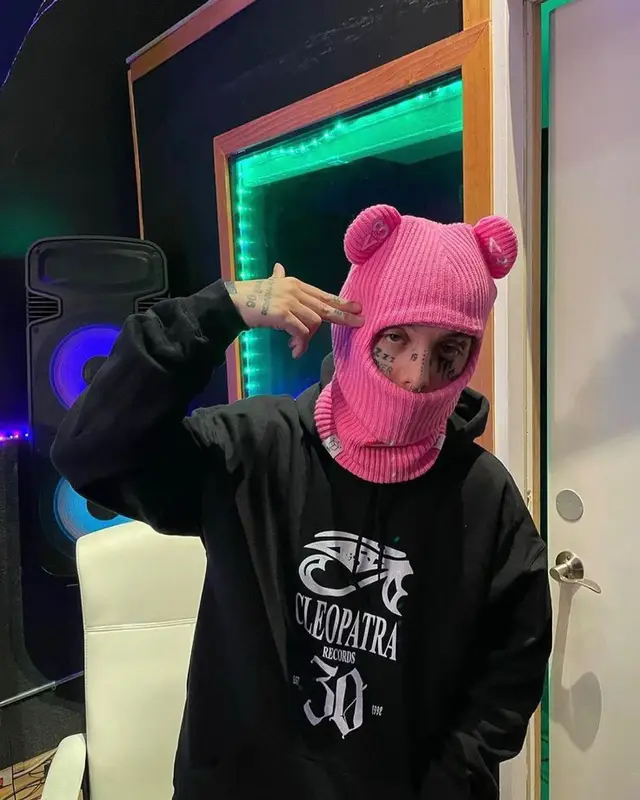 Lil Xan outfit in Box Boys and Retro Hearts, 2022