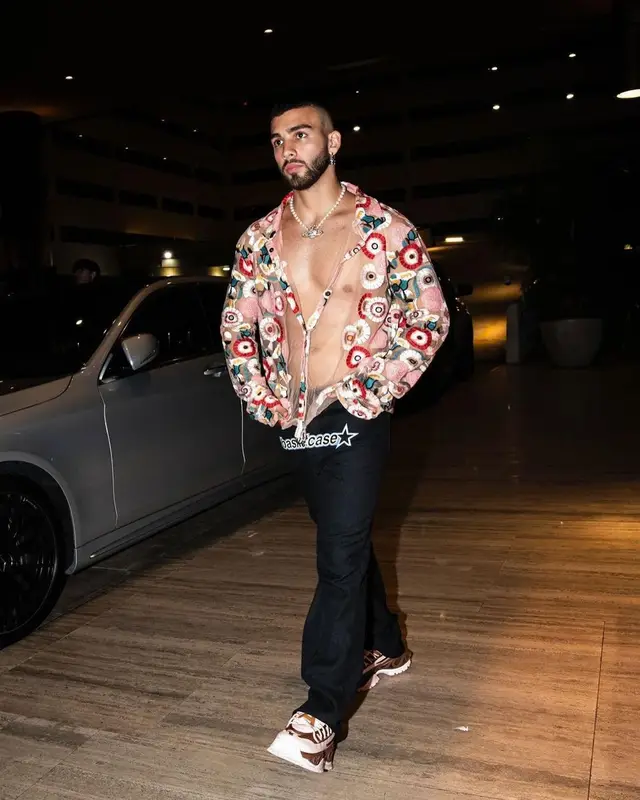 Manuel Turizo outfit in Roam The Halls, 2022