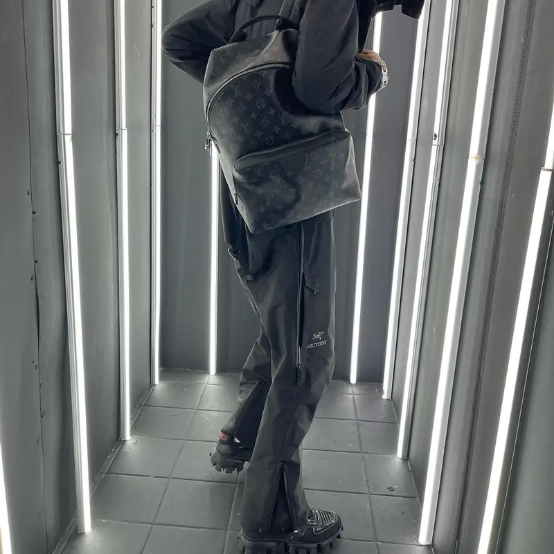 Slump6s outfit in Arc'teryx, Prada, and Louis Vuitton, 2022