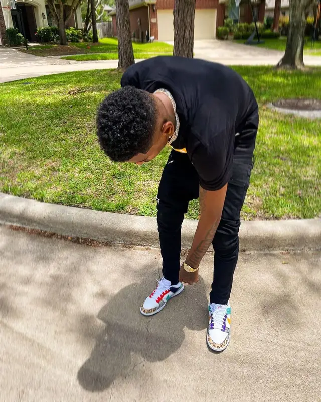 Funny Mike outfit in Suicidal Hearts and Nike, 2022