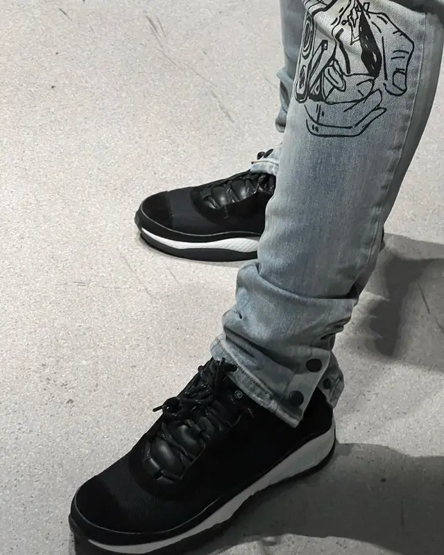 Headie One outfit in Celine, Een-Tweetje, and Chanel, 2022