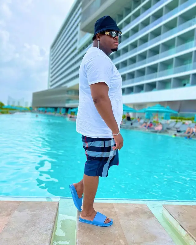 Duke Deuce outfit in Versace and Burberry, 2022