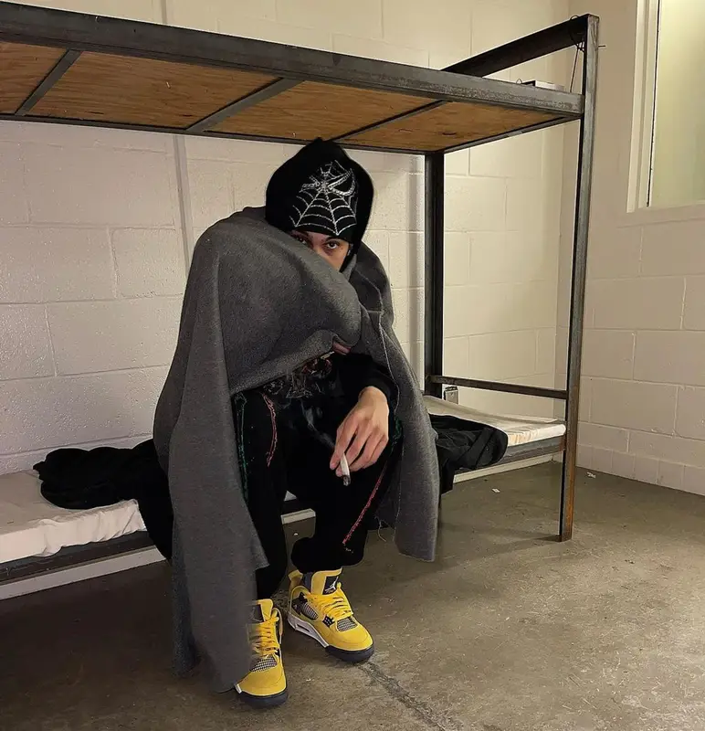 D Savage outfit in Sicko, Jordan, and Adidas, 2021