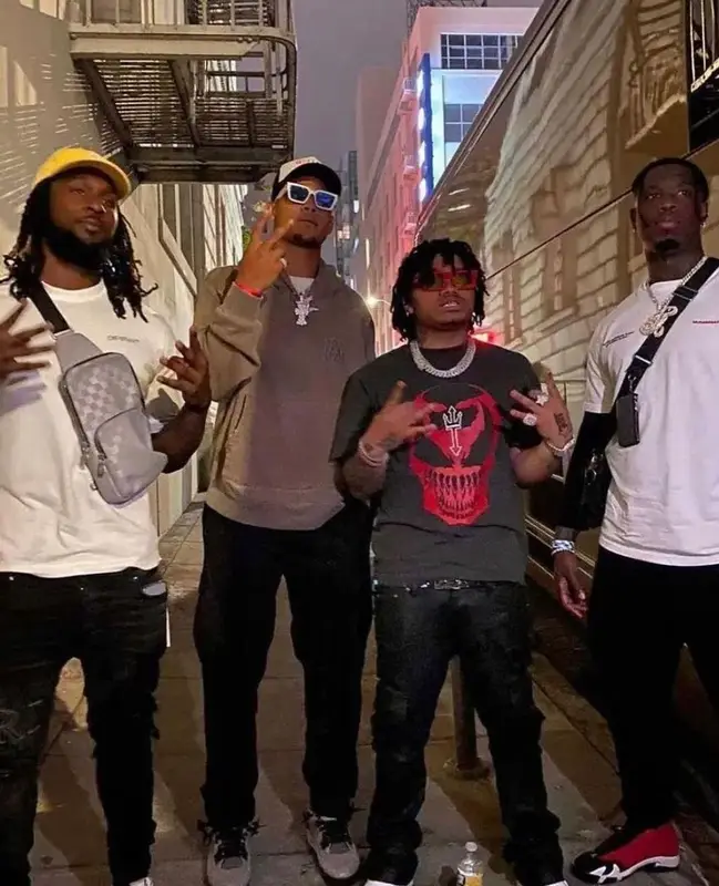 No Cap outfit in Saint Romero, 2022