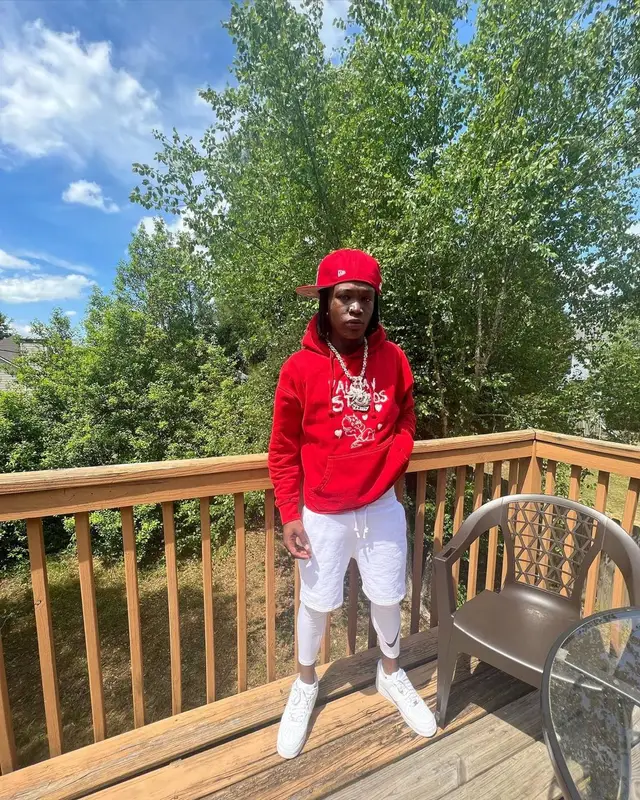 2KBABY outfit in Alcmy Studios, New Era, and Nike, 2022