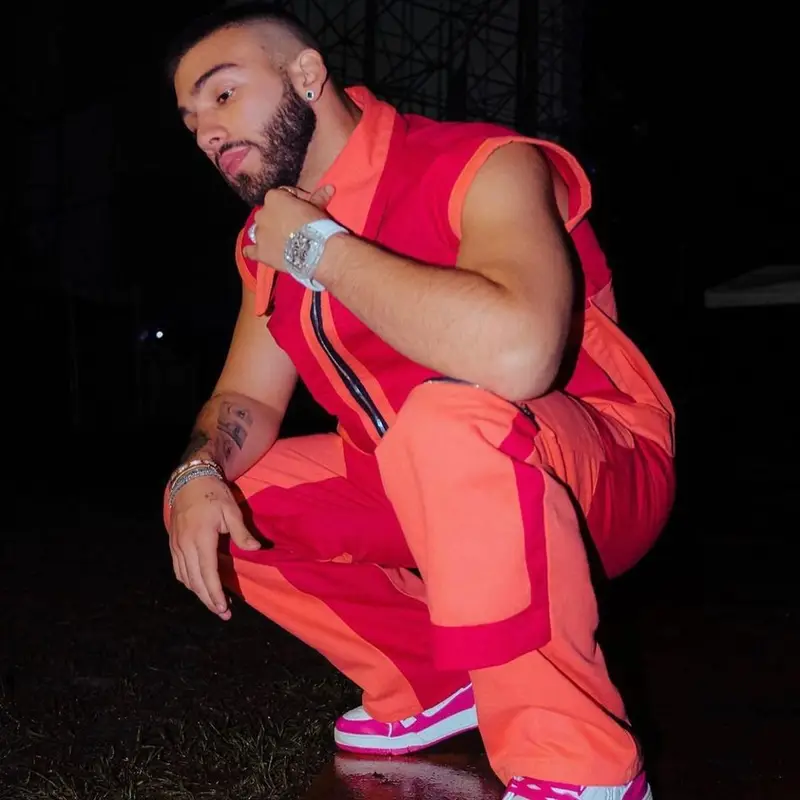Manuel Turizo outfit in Roam The Halls, 2022