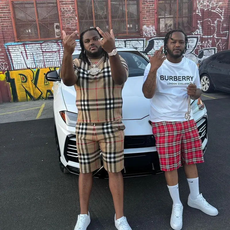 Tee Grizzley outfit in Burberry and Nike, 2022