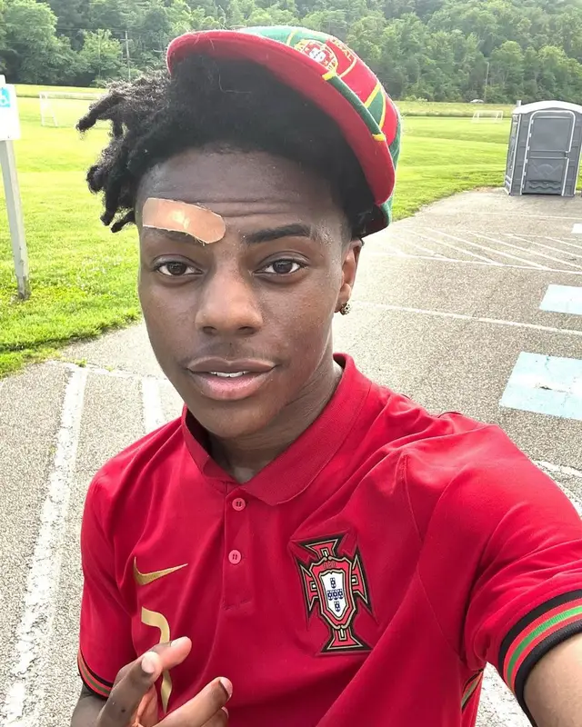 IShowSpeed outfit in Nike, Adidas, and No Name, 2022