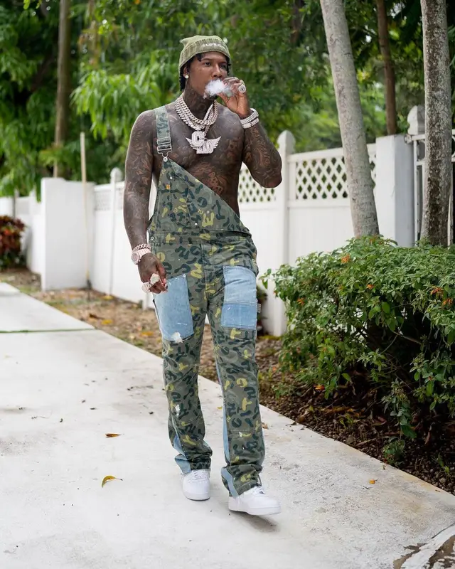 Moneybagg Yo outfit in Gallery Dept., Nike, and Supreme, 2022