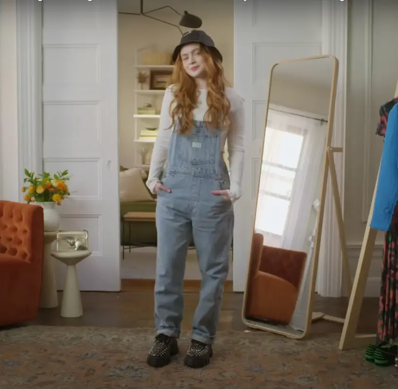 Sadie Sink outfit in Miu Miu, Levi’s, and Jacquemus, 2022