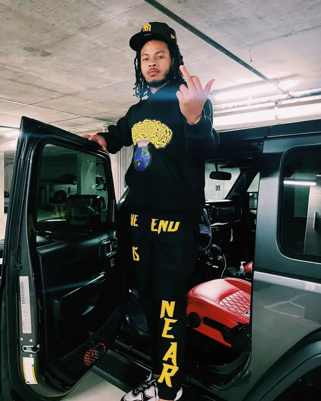1800Tommy outfit in 23Enterprise and New Era, 2022