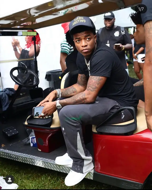 Yungeen Ace outfit in Nike and Gallery Dept., 2022