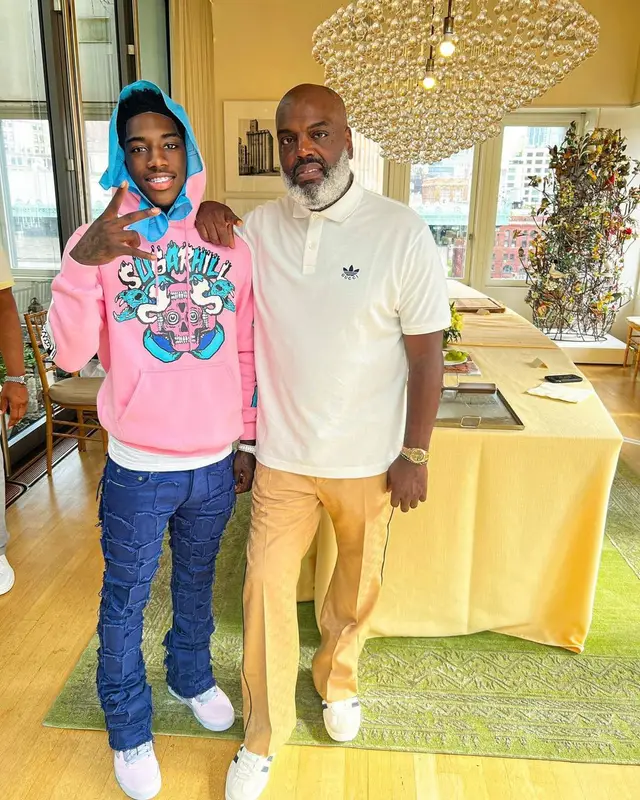 2Rare outfit in Sugarhill, Valabasas, and Jordan, 2022
