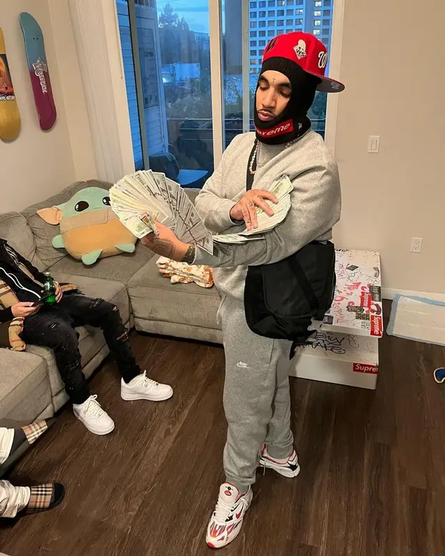 Fenix Flexin outfit in Nike, New Era, and Supreme, 2022