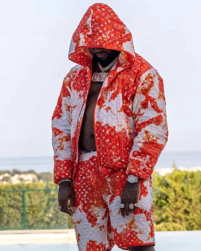 Headie One outfit in Louis Vuitton and Nike, 2022