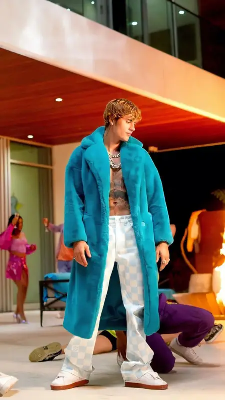 Justin Bieber outfit in DC Shoes, 2020