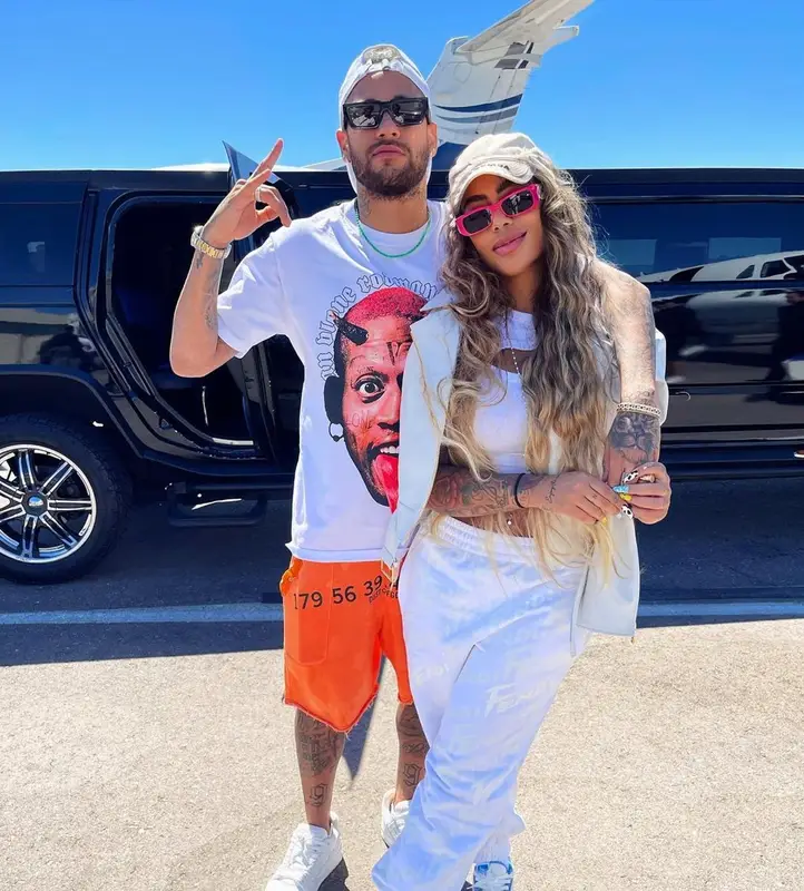 Neymar outfit in Vlone, Louis Vuitton, and Puma, 2022
