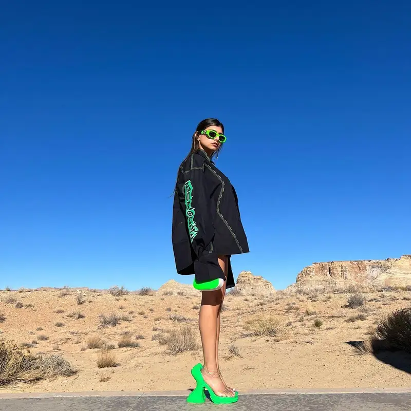 Mia Khalifa outfit in Windowsen and Versace, 2022