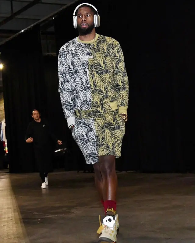 Royce O'Neale outfit in Twenty, 2022
