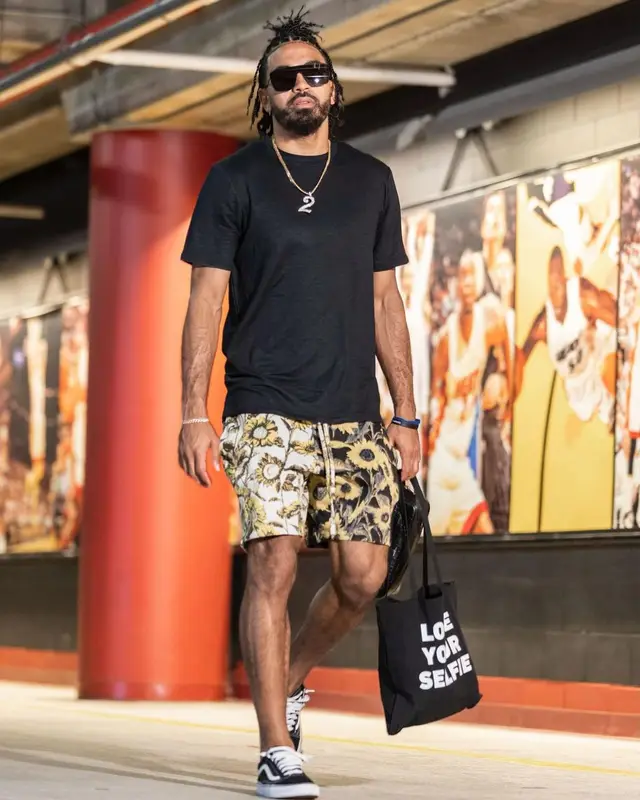 Gabe Nnamdi Vincent outfit in Twenty, 2022