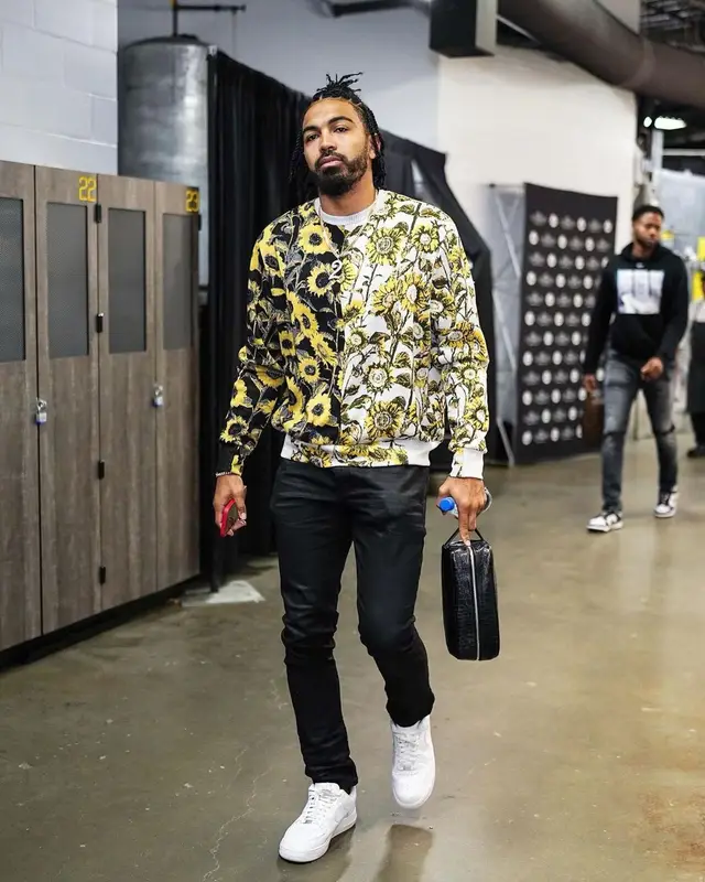 Gabe Nnamdi Vincent outfit in Twenty, 2022