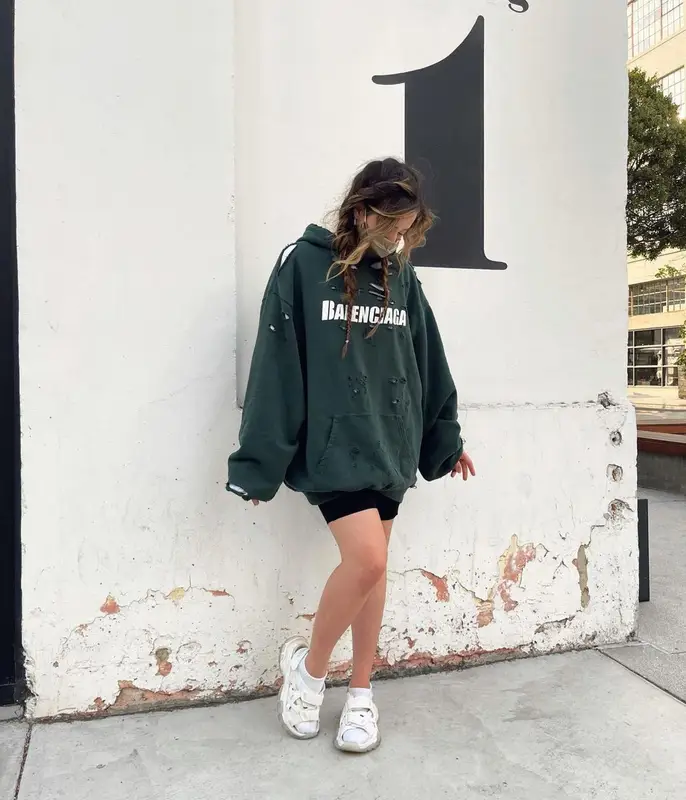 Pokimane outfit in Balenciaga, 2021