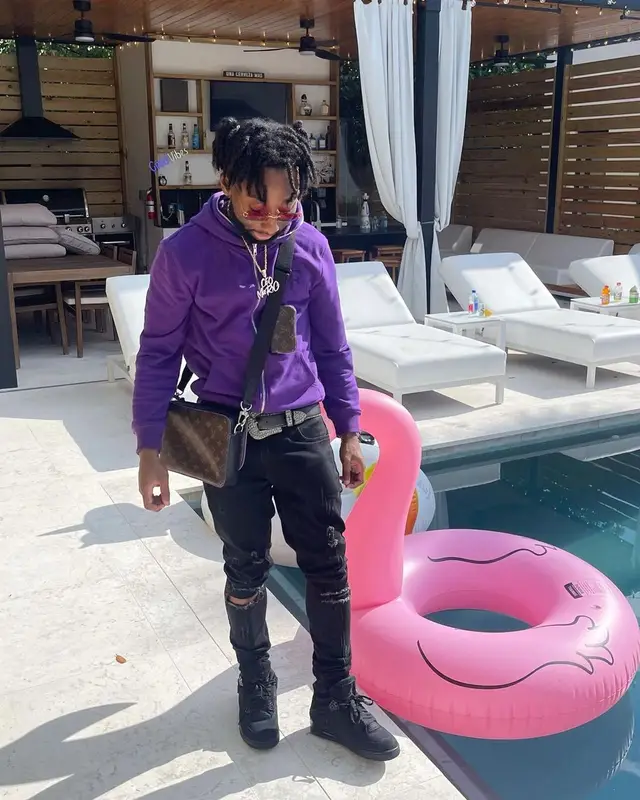 AnnoyingTV outfit in B.B. Simon, Louis Vuitton, and Cartier, 2022