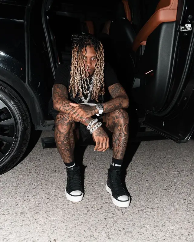 Lil Durk outfit in Off-White and Amiri, 2022