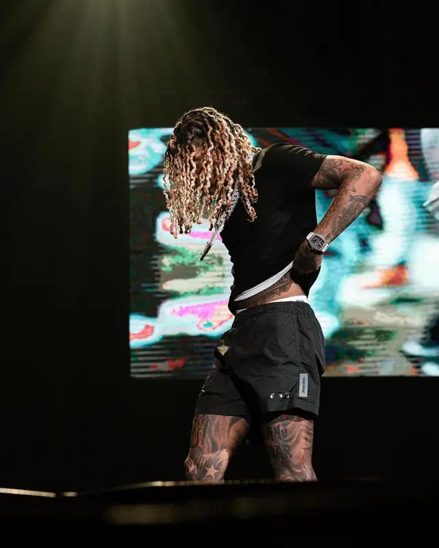 Lil Durk outfit in Off-White and Amiri, 2022