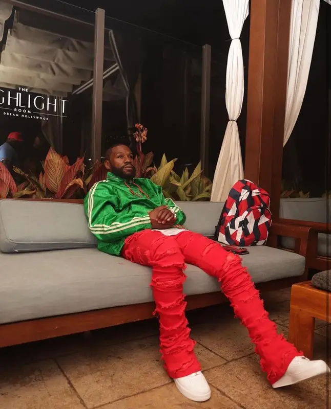 Floyd Mayweather outfit in Gucci, Nike, and Adidas, 2022