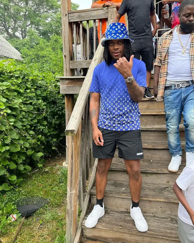 Booka 600 outfit in Nike and Louis Vuitton, 2022