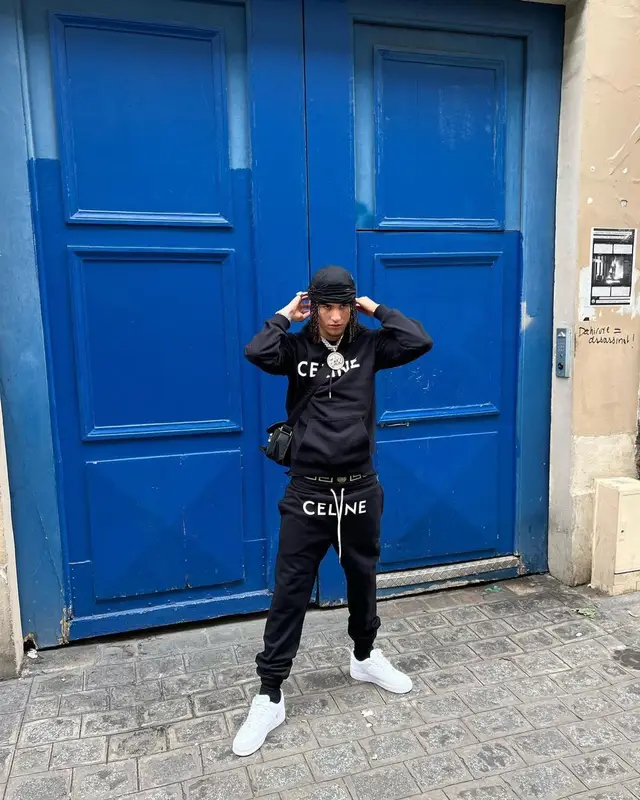 Rondodasosa outfit in Celine, Nike, and Prada, 2022