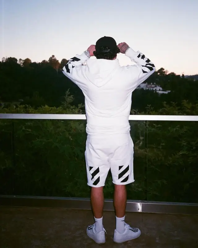OhGeesy outfit in Off-White, New Era, and Nike, 2022
