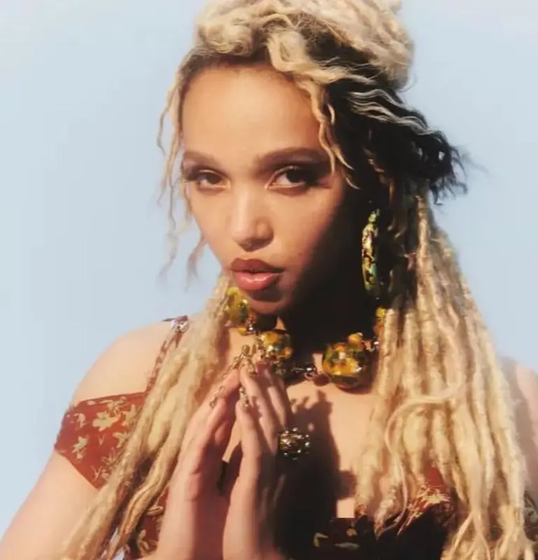 Fka Twigs outfit in Panconesi, 2022