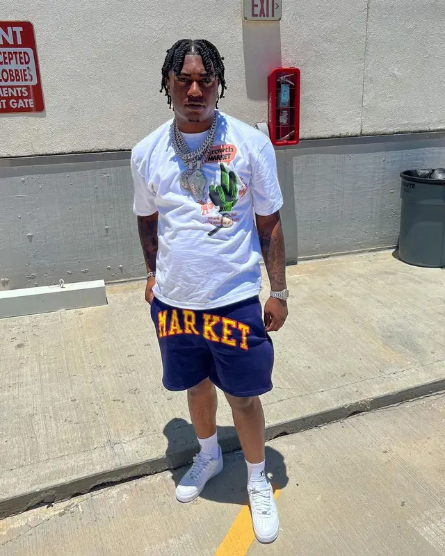 Fredo Bang outfit in Market and Nike, 2022