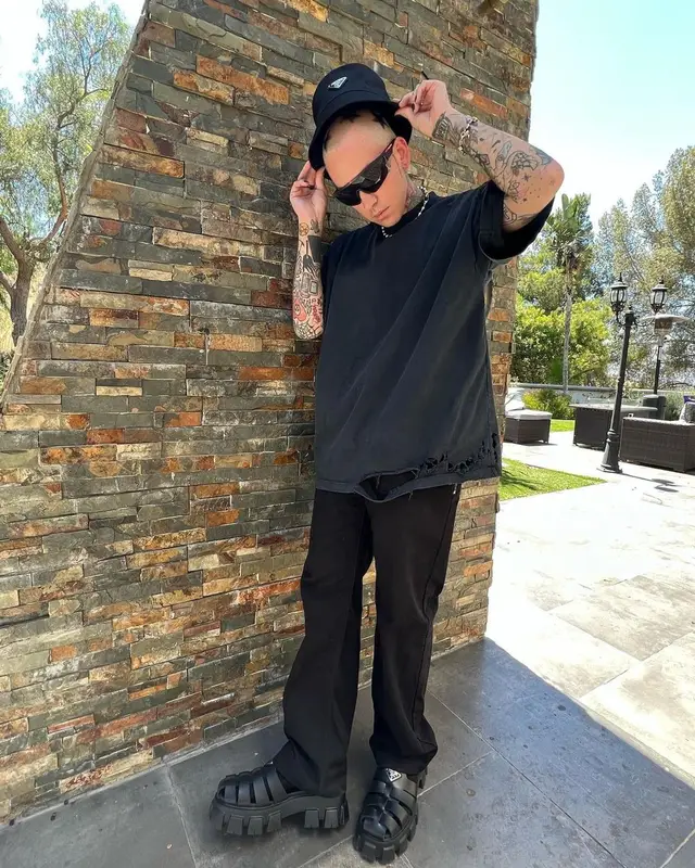 Blackbear outfit in Balenciaga and Prada, 2022