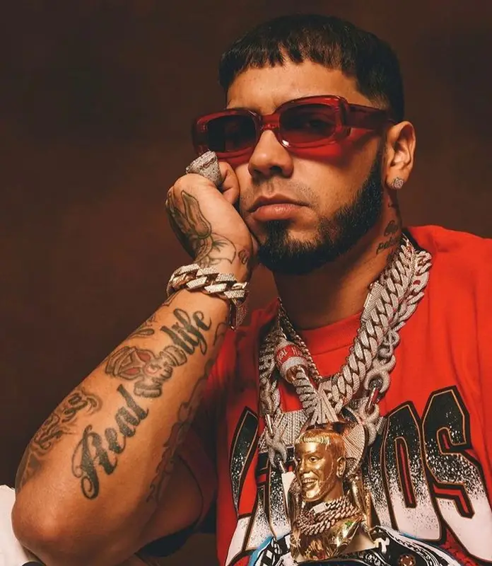 Anuel AA outfit in Future Mood, 2022
