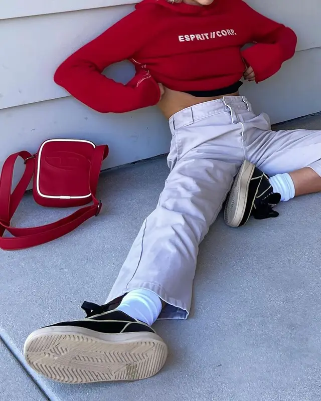 Emma Chamberlain outfit in Dickies, Diesel, and Tol Eyewear, 2022