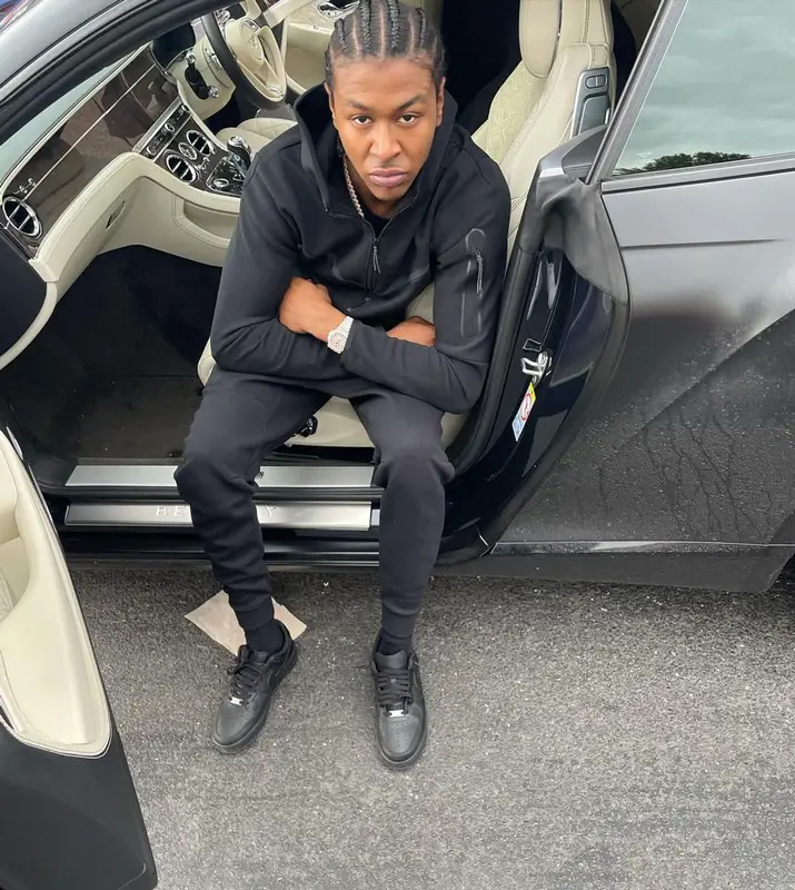 DigDat outfit in Nike, 2021