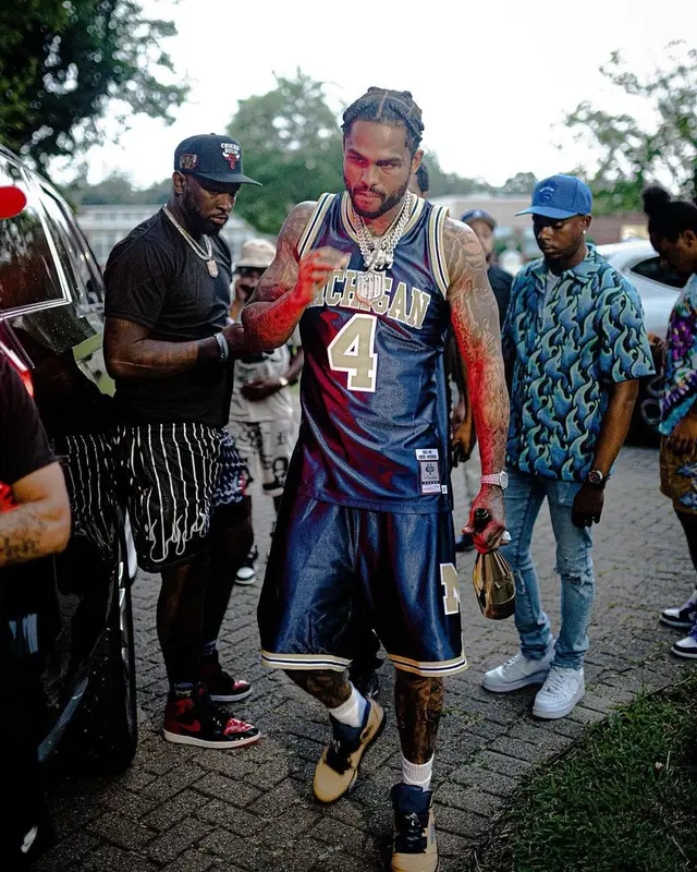 Dave East outfit in Mitchell & Ness and Jordan, 2022