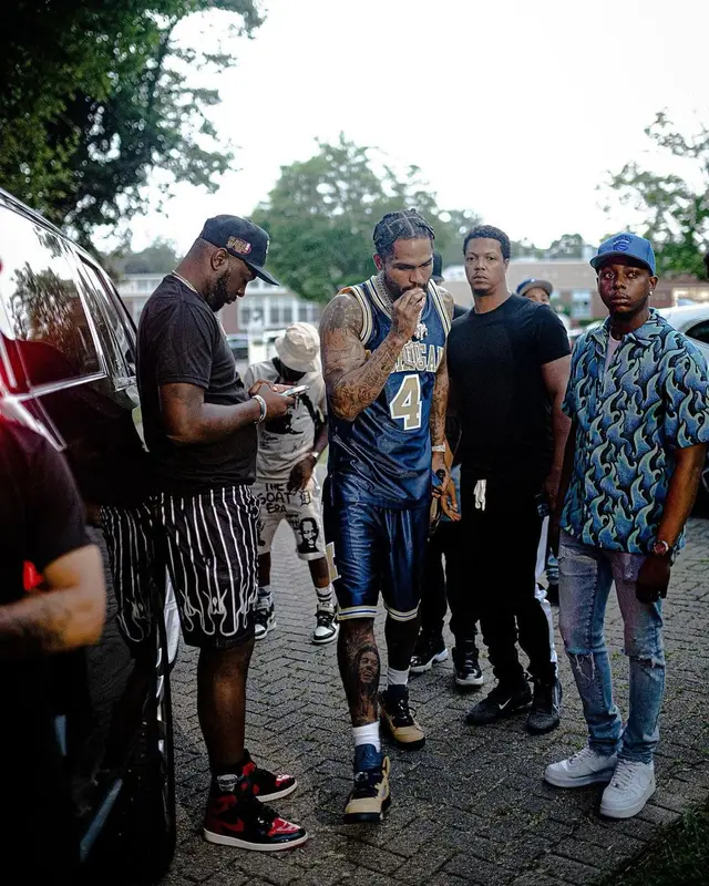 Dave East outfit in Mitchell & Ness and Jordan, 2022