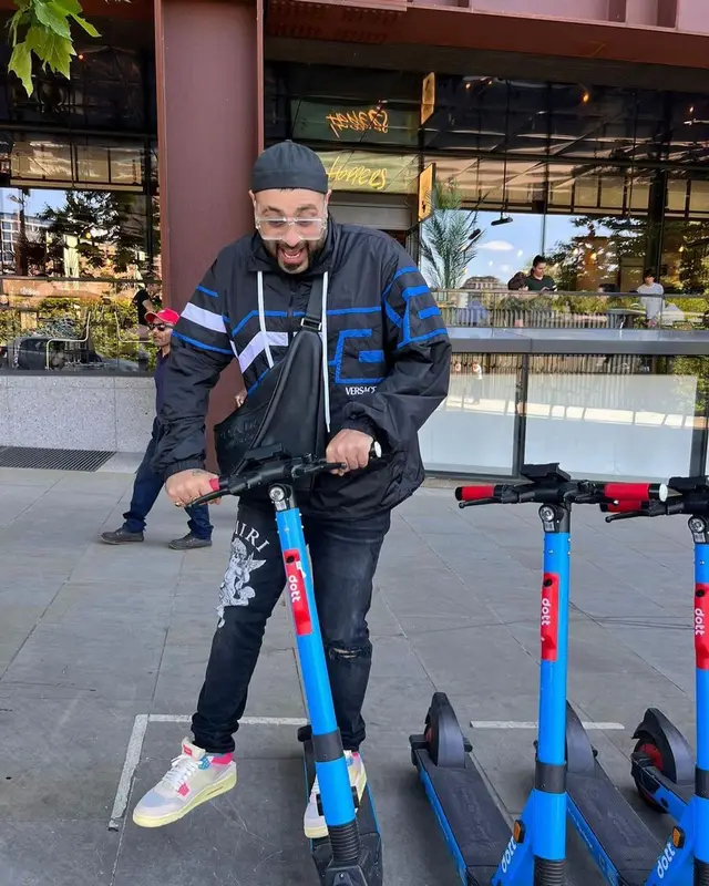 Badshah outfit in Versace, Amiri, and Louis Vuitton, 2022